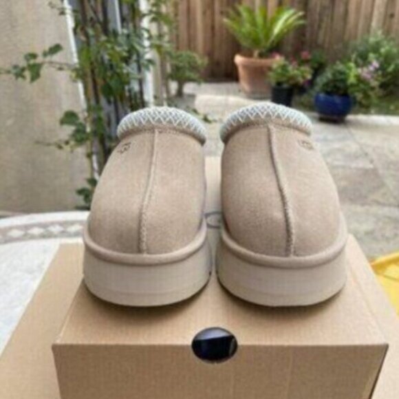 UGG TAZZ Platform Slippers - Picture 2 of 4